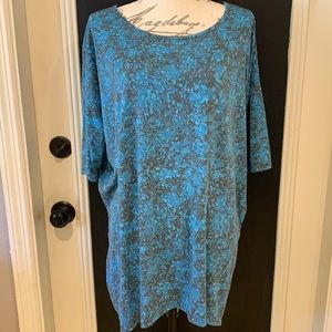 EUC LuLaRoe Irma Size Large